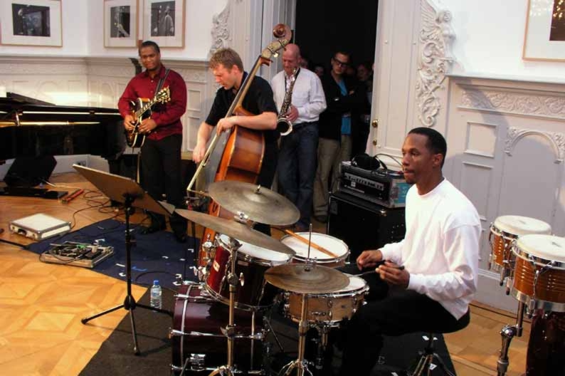 Late Night Session with Russell Malone (g), Jochen Abel (ts) and Willie Jones III at 2004 Jazzbaltica (Photo by Rolf Kissling)